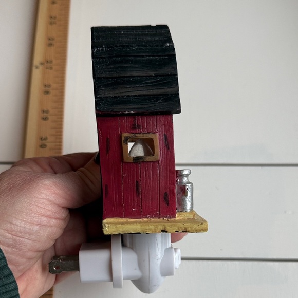 Rustic Red Barn Night Light - Picture 5 of 7